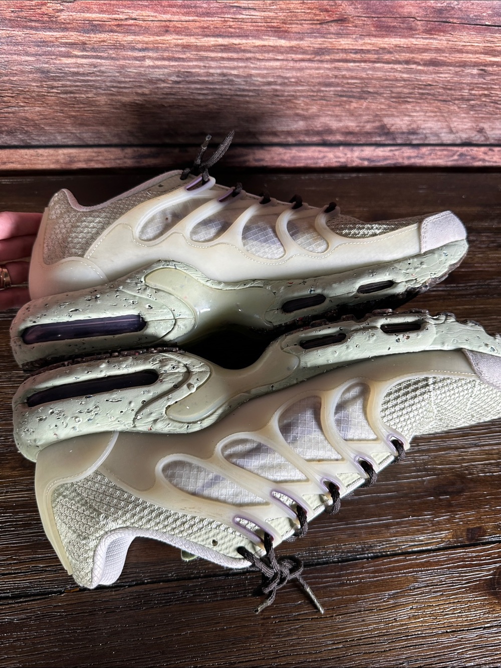 Nike Men’s Light Green Nike Air Max Terrascape Plus sneakers - Picture 6 of 8